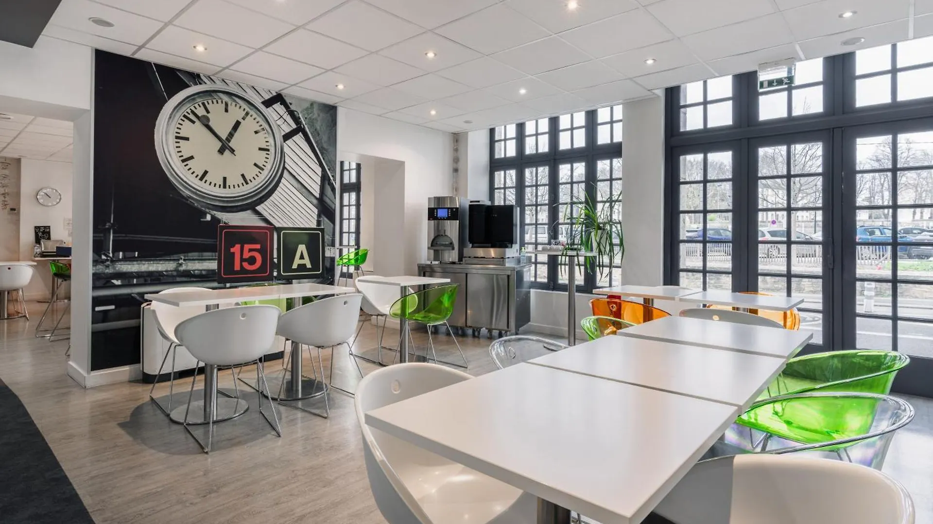 ibis Styles Vannes Gare Centre 3*,