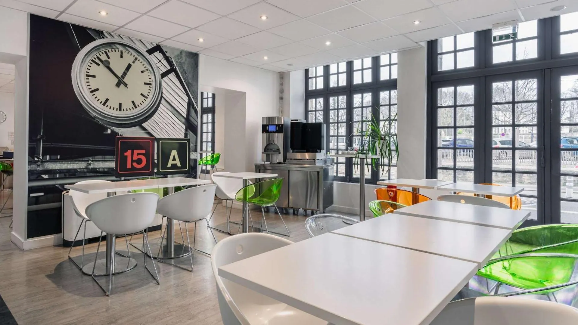 ibis Styles Vannes Gare Centre 3*,